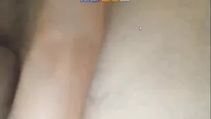 Горячая Noeelly сосет дилдо и мастурбирует киску