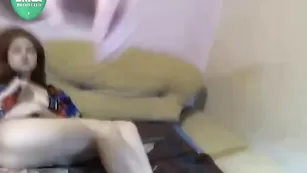 Рыженькая соска AnnaandJohn глубоко сосет хер