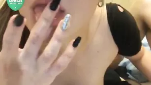 Худая шалава отсасывает хер kristisweeet