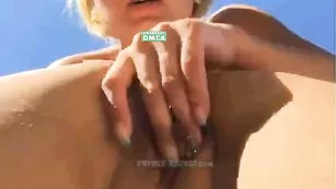 SEX-THREESOME лижет киску подруги