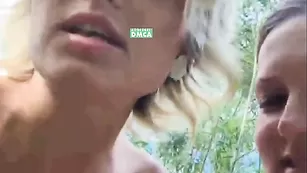 SEX-THREESOME ласкаются на природе