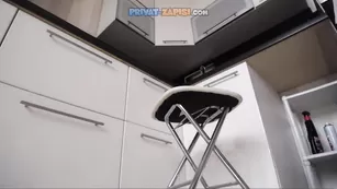 Спрятал камеру девушке в трусики и она начала...