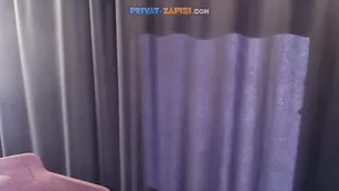 Сисястая красотка firtsbornunicorn мастурбирует писечку