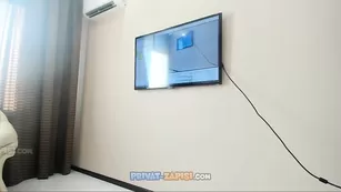 Горячая малышка Emilia98xxx страстно мастурбирует пизду