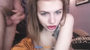 Большегрудая леди отсасывает член very_sweet_bodies