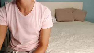 Голая блондинка chrisadriana сосет хуй