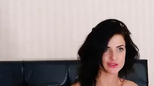 roselynax эротично позирует голая