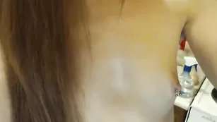 Foxy-Slut рыжая сучка делает фистинг