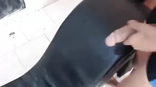 Беременная латинка the_best_party сосет несколько членов