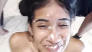 Юная шлюшка Best_Partyxxx получила много спермы на лицо