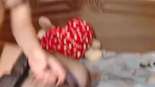 crazymichel трахает себя красным дилдо