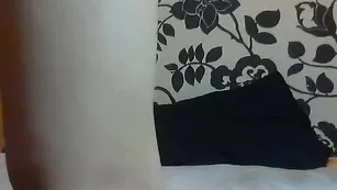 Сисястая kuca2015 раздевается и мастурбирует пизду