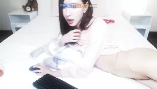 Брюнетки Linda_Lawrence дрочат бритые пизденки