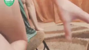 Симпатичная брюнетка оседлала большой хуй kissmurr