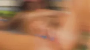 Загорелая малышка мастурбирует киску veronicaxs