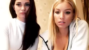 Девочки дразнят большими сиськами Killer__Tits