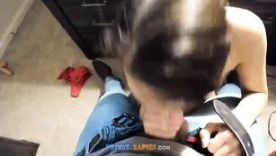 Девочка Hi_Cut_Cutie дрочит хуй ножками и сосет