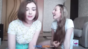 Русские девочки показали сиськи kira_tumanova