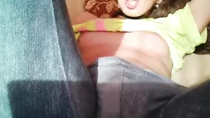 Развратная шлюха lilisexy14 сосет дилдо