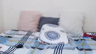 Толстая брюнетка aswildorange кончает от вибратора