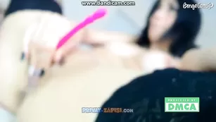 Горячая сучка TINA_ жарко дрочит и кончает
