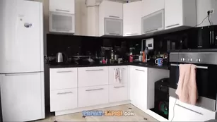 Скинула другу свою узкую дырочку, а тот слил