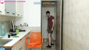 Pornxxxcouple домашние оральные ласки на кухне