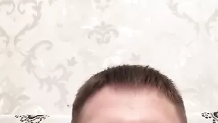 lovelife02 делает сочный домашний минет