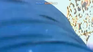 Телка в маске сосет член от первого лица