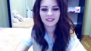 Красивая малышка -restless- ласкает большие сиськи