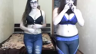 Irinaandalex пышные лесбиянки трахаются страпоном