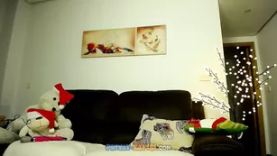 Красивая грудастая блонда Angela_Maria26 теребит киску