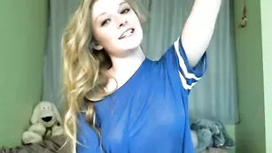 Ashleyy_X страстно трахает киску пальчиками