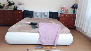 cute00kiara дразнится большими сиськами