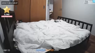 Домашний секс Mark & Trish с молодой брюнеткой