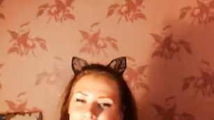 krisssska красотка в чулках дрочит игрушкой