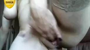 Грудастая мамка _OlchiK_ дрочит крупно сочную пизду