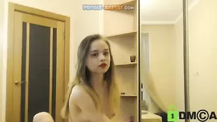 -Little-girl- малышка дрочит анал игрушкой