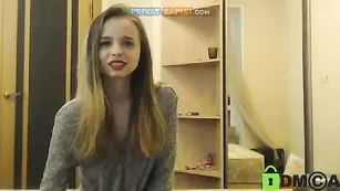 -Little-girl- малышка дрочит анал игрушкой