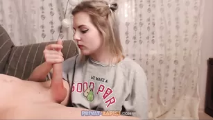 xxxcouplessss красивая блондинка сосет и дрочит член