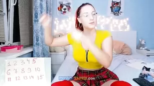 GessiStar трахает сочную пизду игрушкой