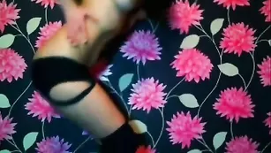 Шикарная модель MiaMur эффектно двигается на вебку