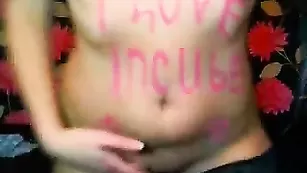 Гламурная цаца MiaMur с подружкой показывает сиськи