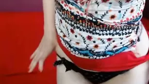 Рыжая чертовка Xxxhornymilfxxx дразнит большим сиськами