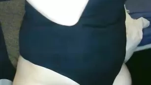 Грудастая шлендра Luciloveme скачет на страпоне