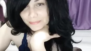 Знойная блудница amazing_ellen показывает сисечки