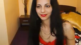 Шикарная кобыла Enamouredlily любит общаться в чате