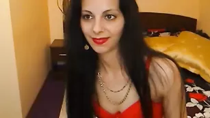 Шикарная кобыла Enamouredlily любит общаться в чате