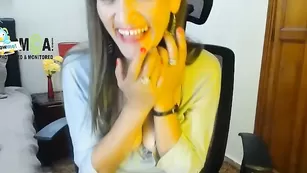 Шальная пассия Sarita_honey шалит с вибратором