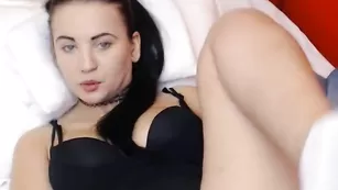 Обаятельная сучка Onlyjessy задирает ножку во фри
